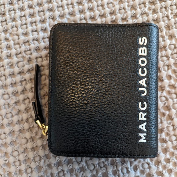 Marc Jacobs Handbags - Marc Jacobs wallet